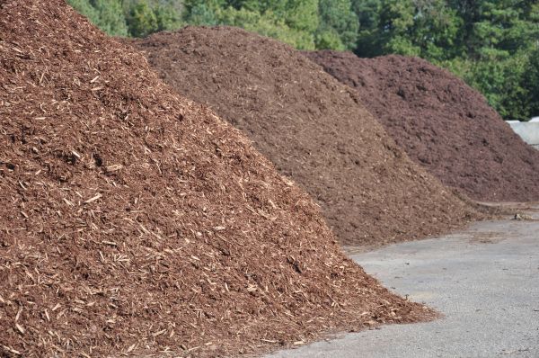 Brown Mulch Delivery in Clovis